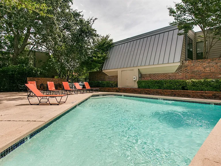 3945 Buena Vista St #C — Photo 24