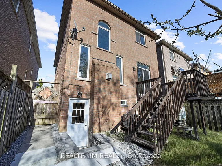 30 Blackbird Gate — Photo 2