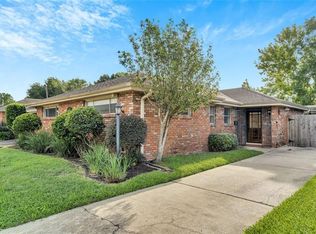 823 E William David Pkwy, Metairie, LA 70005