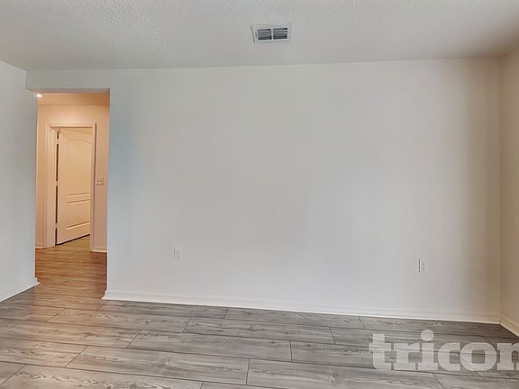 2nd image of 10 Presidential Ln