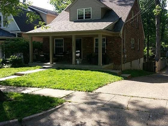 2nd image of 1865 Yale Dr