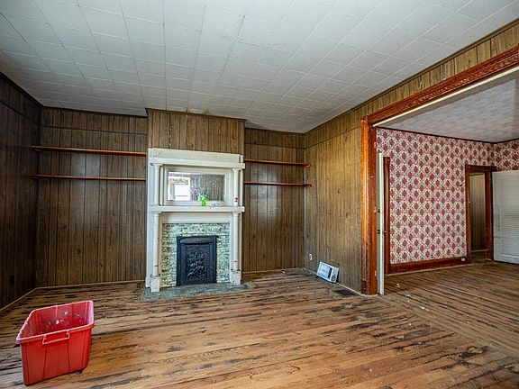 2nd image of 802-804 East St