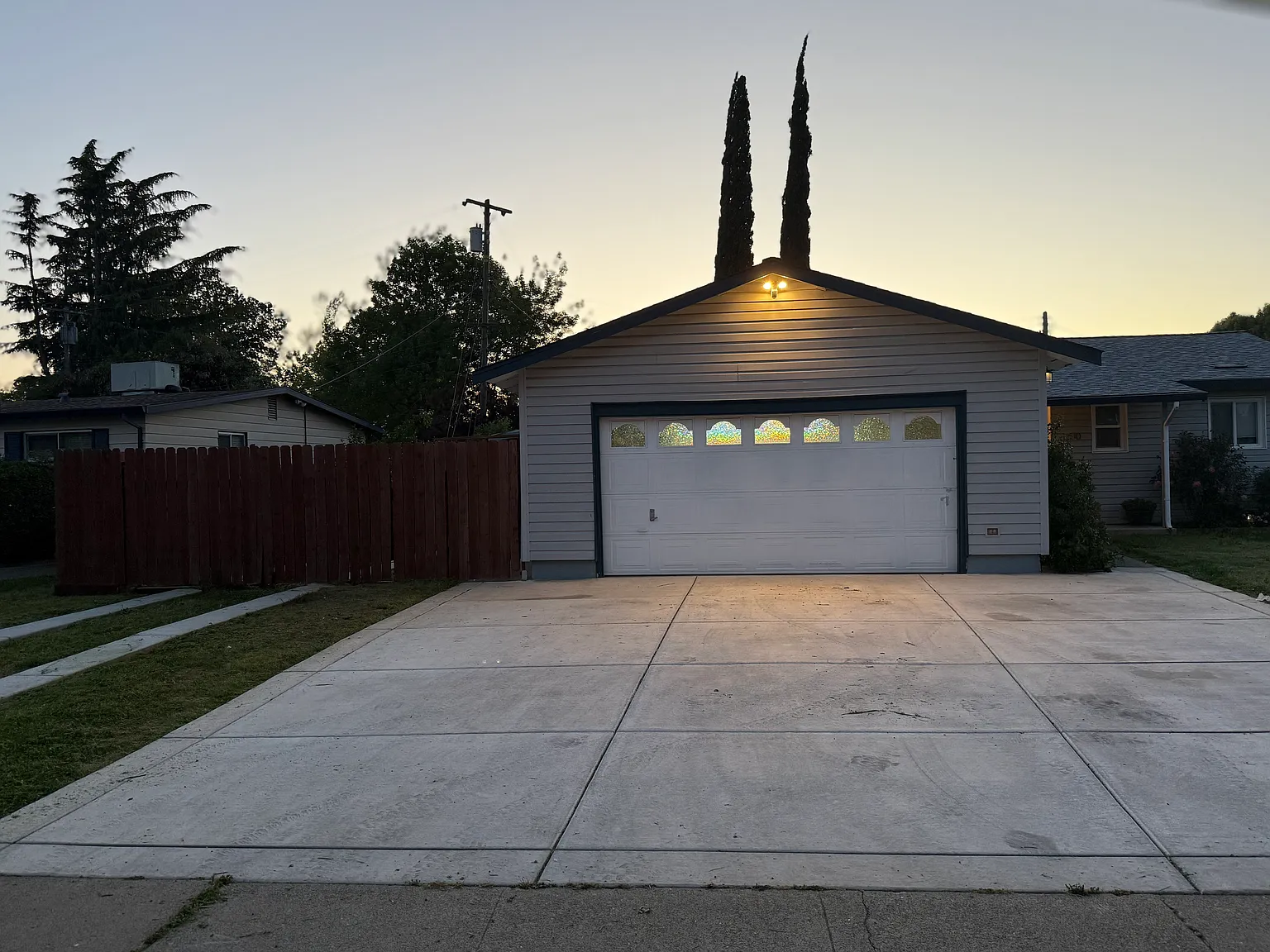 3 bed, 1000 sqft, $2,200 — Photo 1