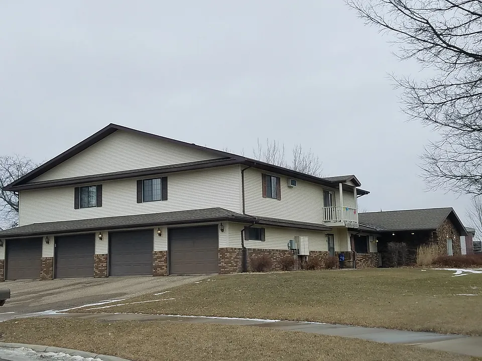 4 Unit building