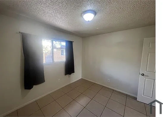 545 Palomas Dr SE — Photo 11