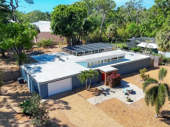 448 58th St, Sarasota, FL 34243