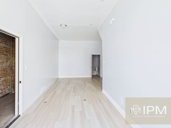 219 S Union St FLOOR 3