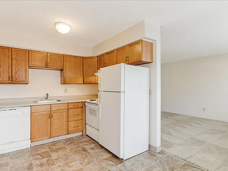 3430 SE 58th Ave — Photo 4