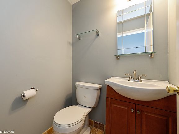 5th image of 1726 N Kedzie Ave APT F