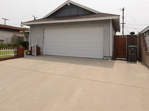 3rd image of 1320 E Bankers Dr