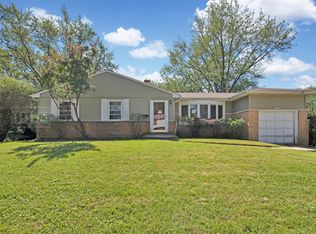 1261 E Dorothy Dr, Palatine, IL 60074