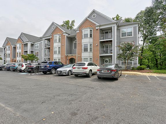 3rd image of 2056 Quaker Way Unit 1