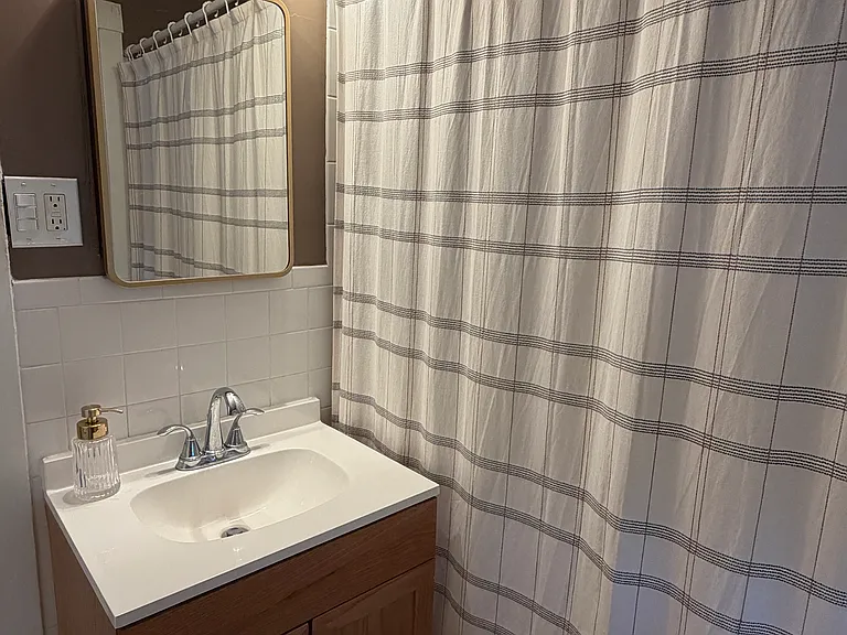 2424 Starkamp St — Photo 16