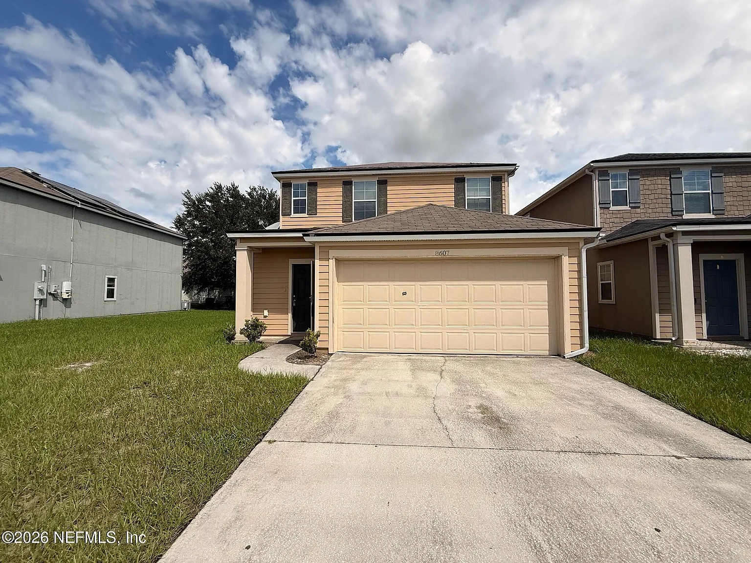 3 bed, 2.5 bath, 1949 sqft, $2,000 — Photo 1