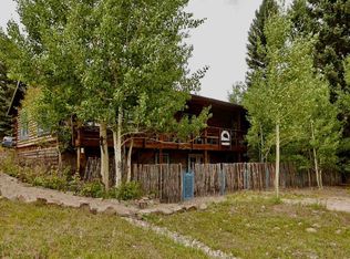 2 Clint Rd, Taos, NM 87571