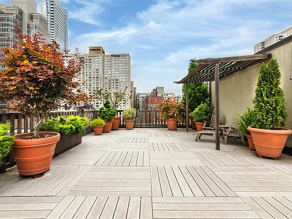 4th image of 333 E 53rd St APT 7B