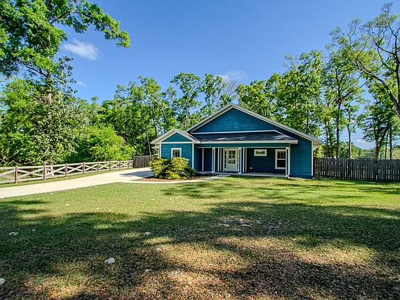 4th image of 109 SW Round House Ct