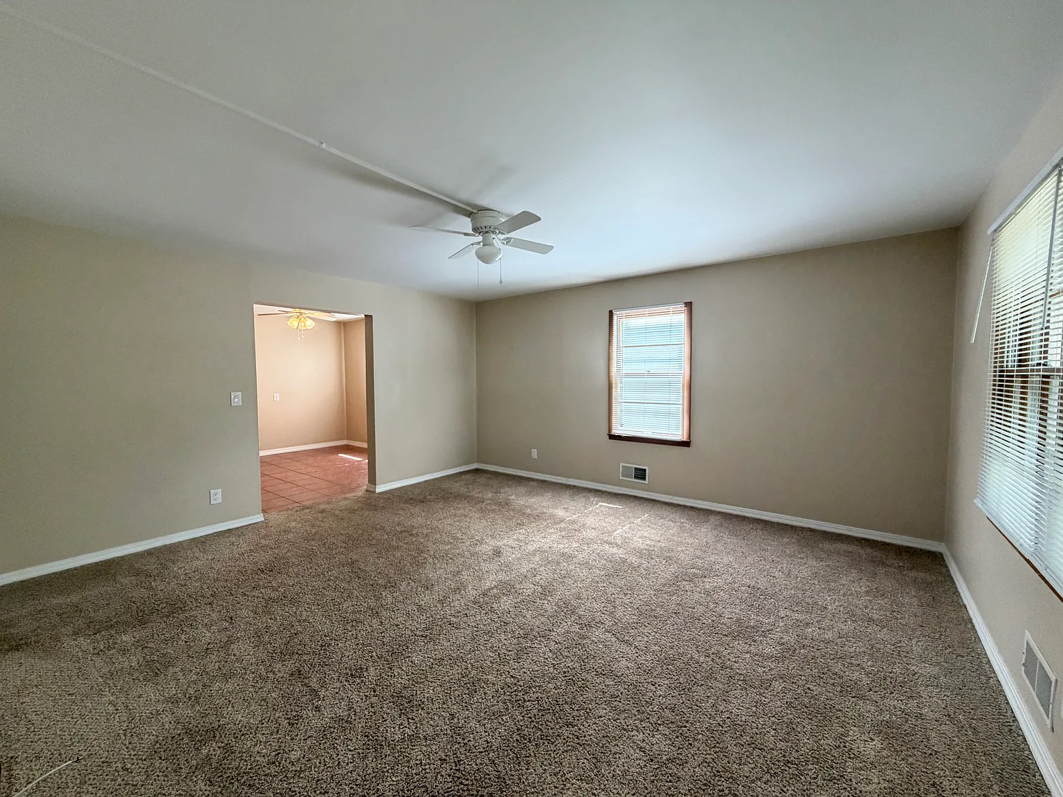 2 bed, 1100 sqft, $1,150 — Photo 3