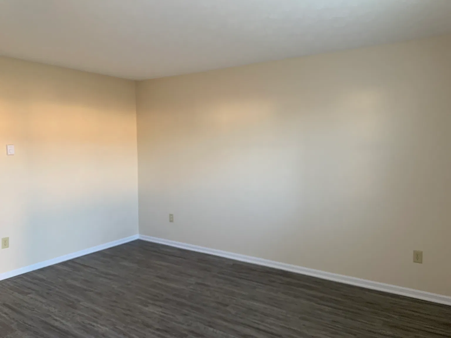 2 bed, 1.5 bath, 878 sqft, $900 — Photo 2