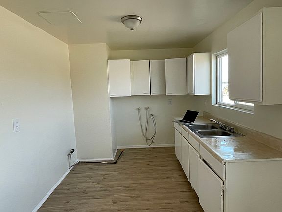 3rd image of 34193 Woods Ave