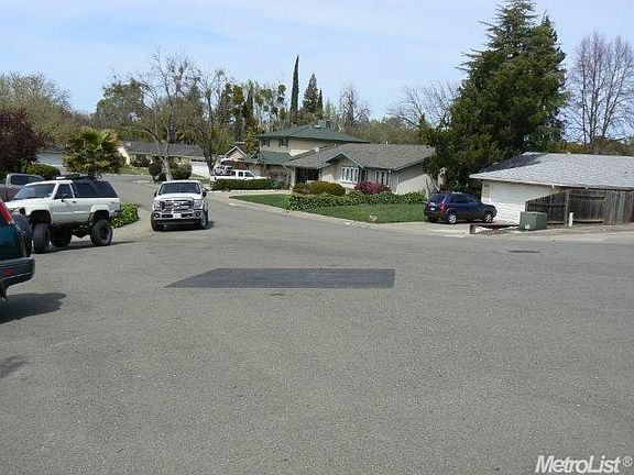 2nd image of 5901 Twin Creeks Ct