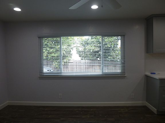 5th image of 895 Burbank Dr APT 5