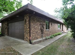 1616 Grove Ave, Highland Park, IL