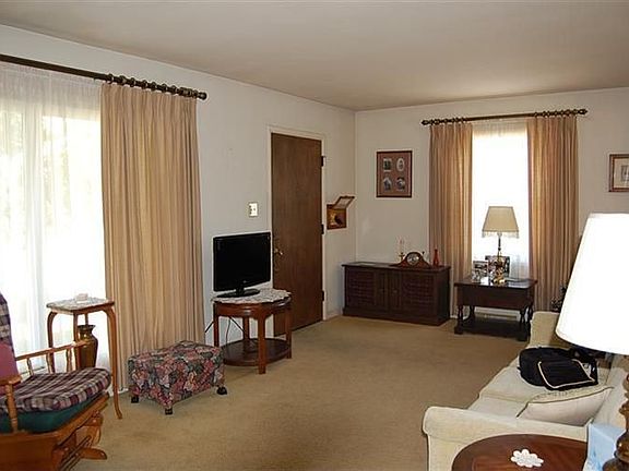 5th image of 465 Glendale Dr