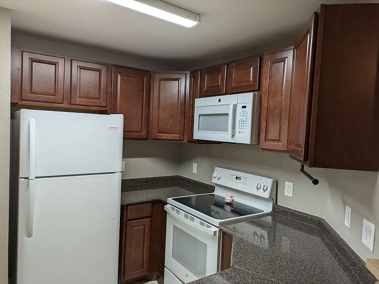 1985 Erving Cir #8205 — Photo 3