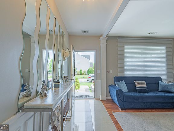 4th image of 3970 Ridgefair Dr
