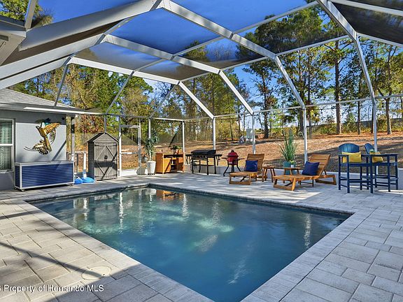 3rd image of 17402 Maberly Rd