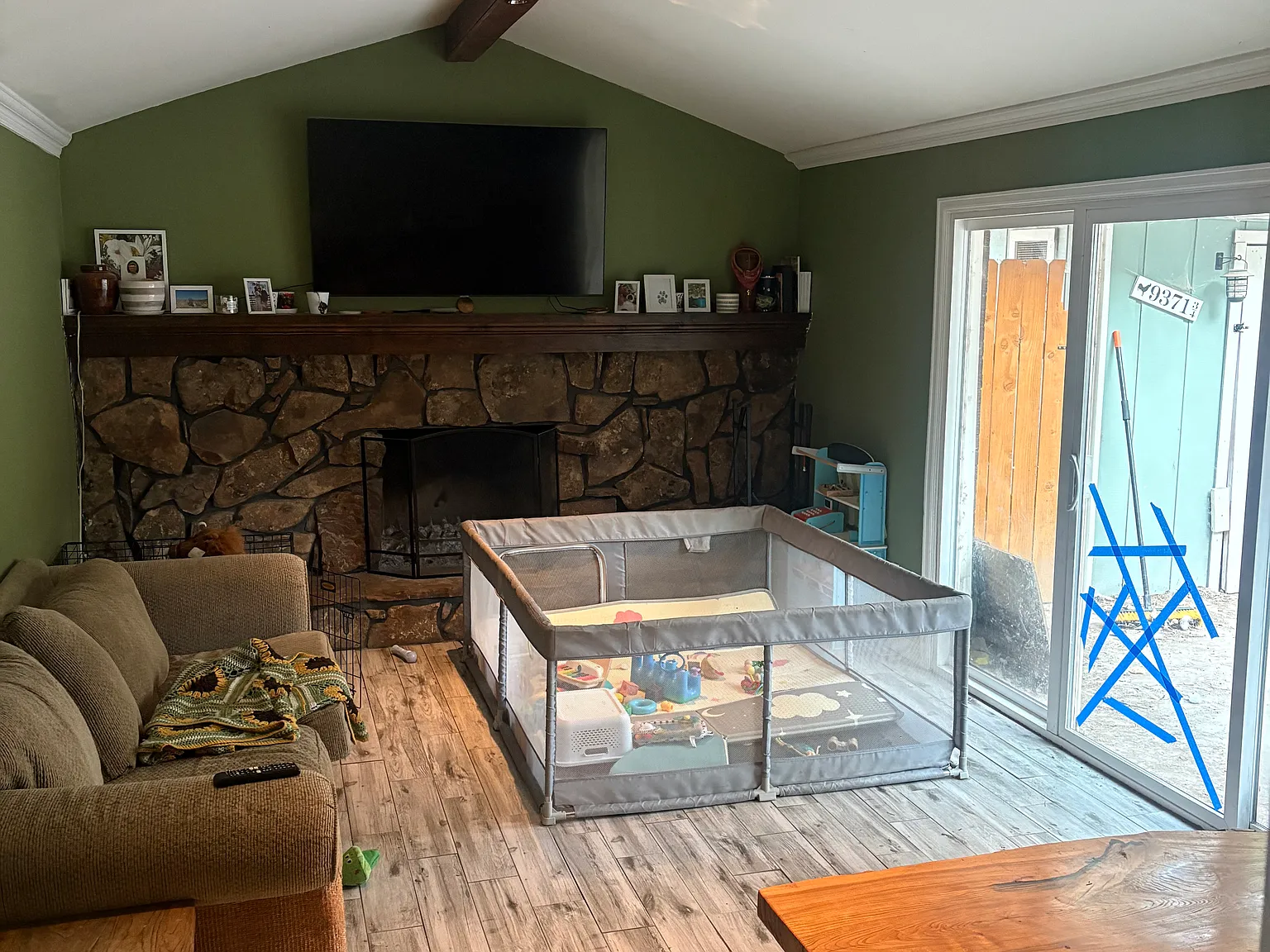5 bed, 2700 sqft, $3,400 — Photo 4