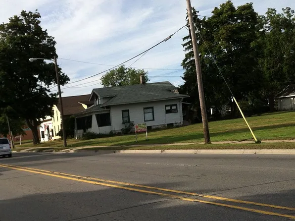52 N Washington St, Oxford, MI 48371