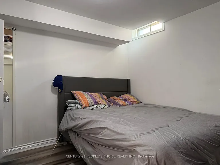 10 Juliana Sq — Photo 17