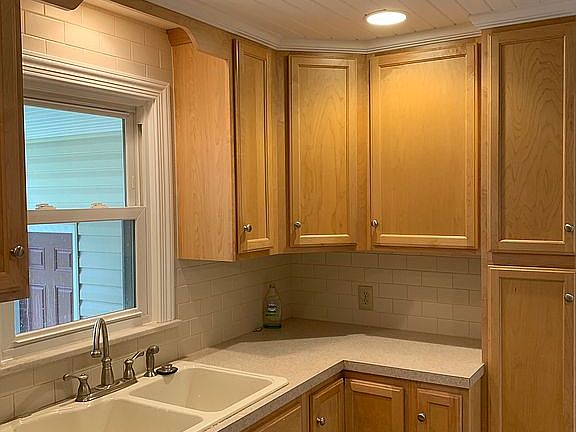 3rd image of 4638 Canterbury Ln