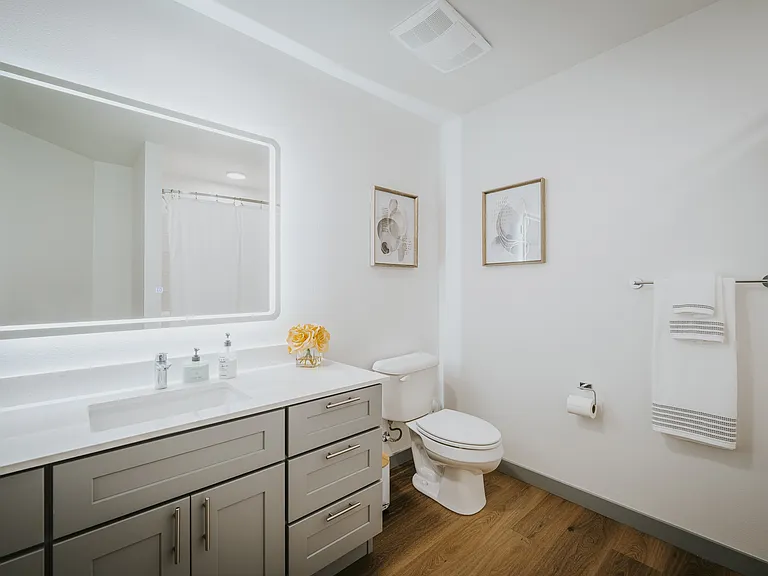 Grand Vista Apartments — Photo 6
