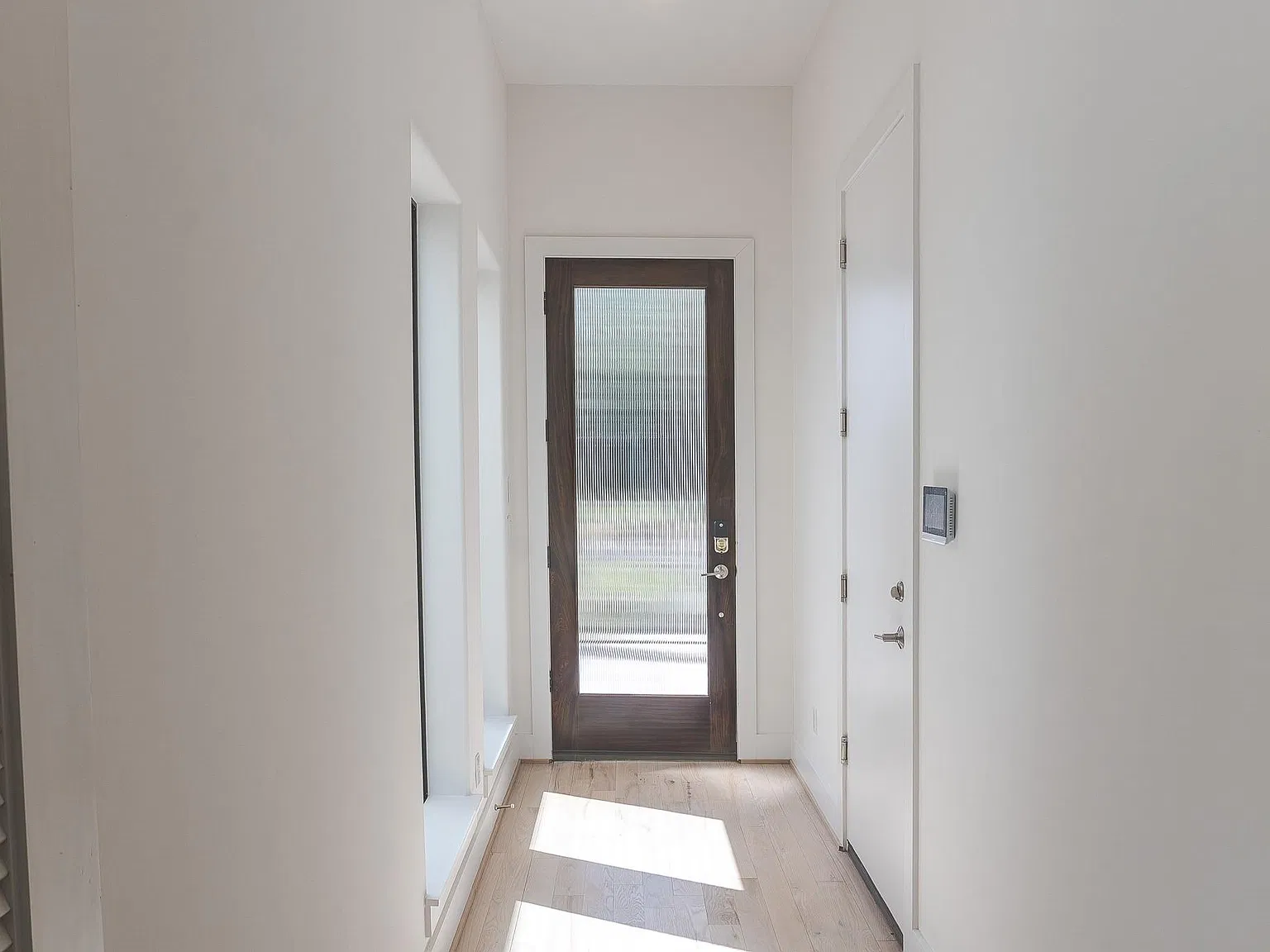 4 bed, 4.5 bath, 3547 sqft, $5,000 — Photo 4