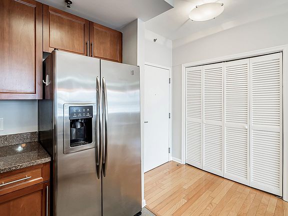 3rd image of 4 Constellation Pl APT 206