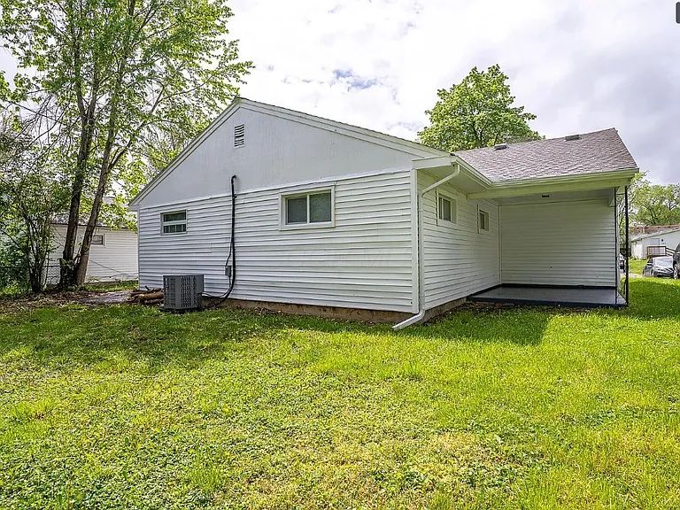 2364 Brentnell Blvd — Photo 17