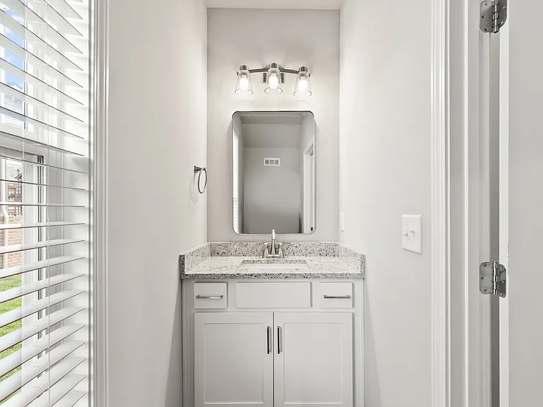 232 Franklin St — Photo 32
