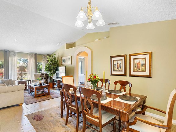 5th image of 408 Deanna Cir