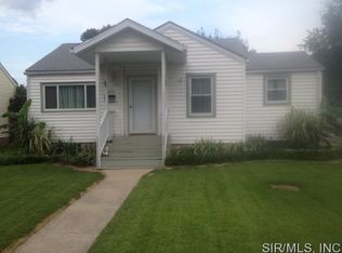 571 Leslie Ave, Wood River, IL 62095