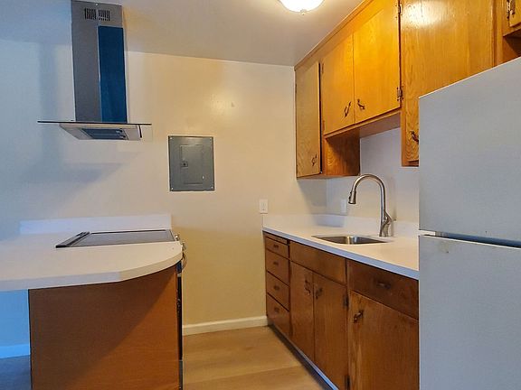 2nd image of 424 Paula Ct APT 4