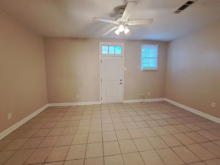 1400 Gov. Nicholls — Photo 10