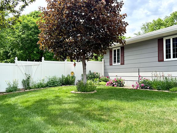 4th image of 1785 Lawnridge Ave SE