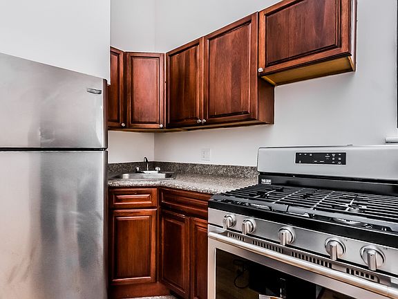 4th image of 163 Humboldt St #4A