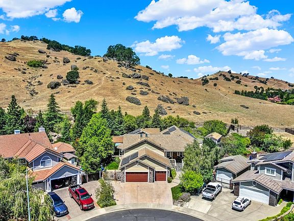 4th image of 512 Baywood Court