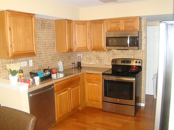 5th image of 622 Academy Ct #A
