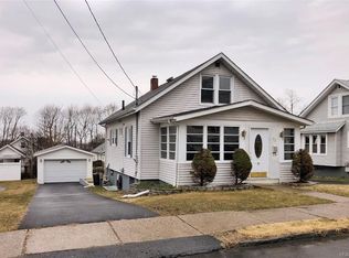 13 Earle St, Middletown, NY 10940