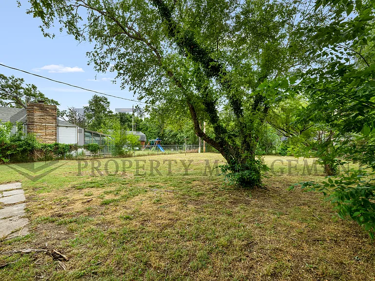 2309 W Graber St — Photo 25